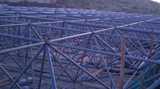 平湖概述网架加工中对钢材的质量的过细恳求